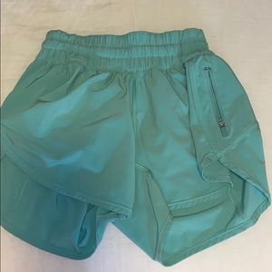 LULULEMON - size 4 shorts